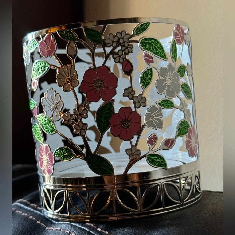 Bath & Body Works Flower Floral 3 Wick Candle Holder - Picture 1 of 1